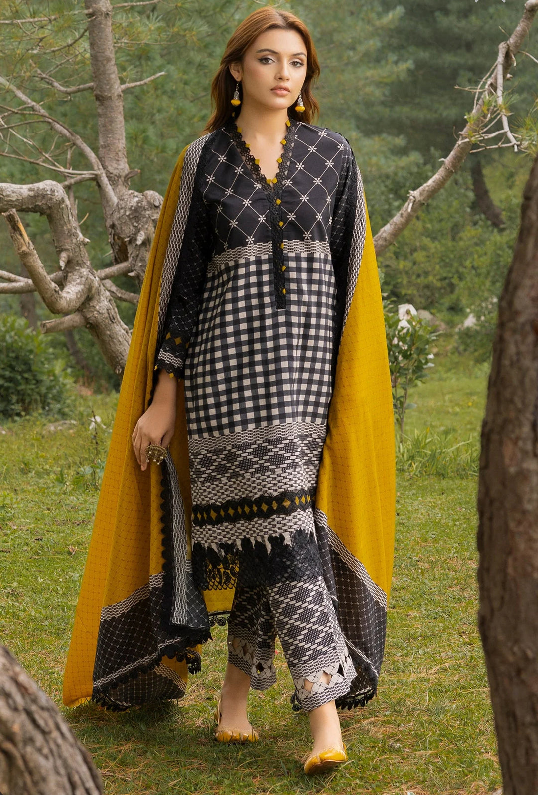 Charizma ready to wear 3 piece ￼