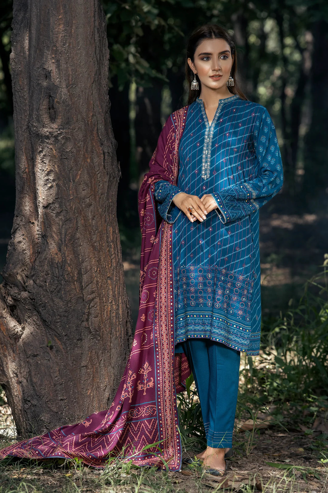 Lakhany 3-Piece Ready To Wear Embroidered Pashmina - LSM-2465 Blue