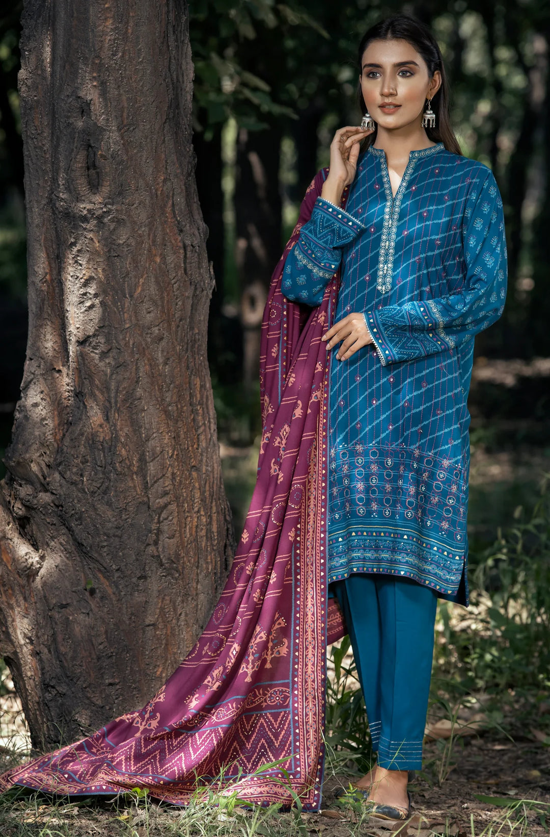 Lakhany 3-Piece Ready To Wear Embroidered Pashmina - LSM-2465 Blue